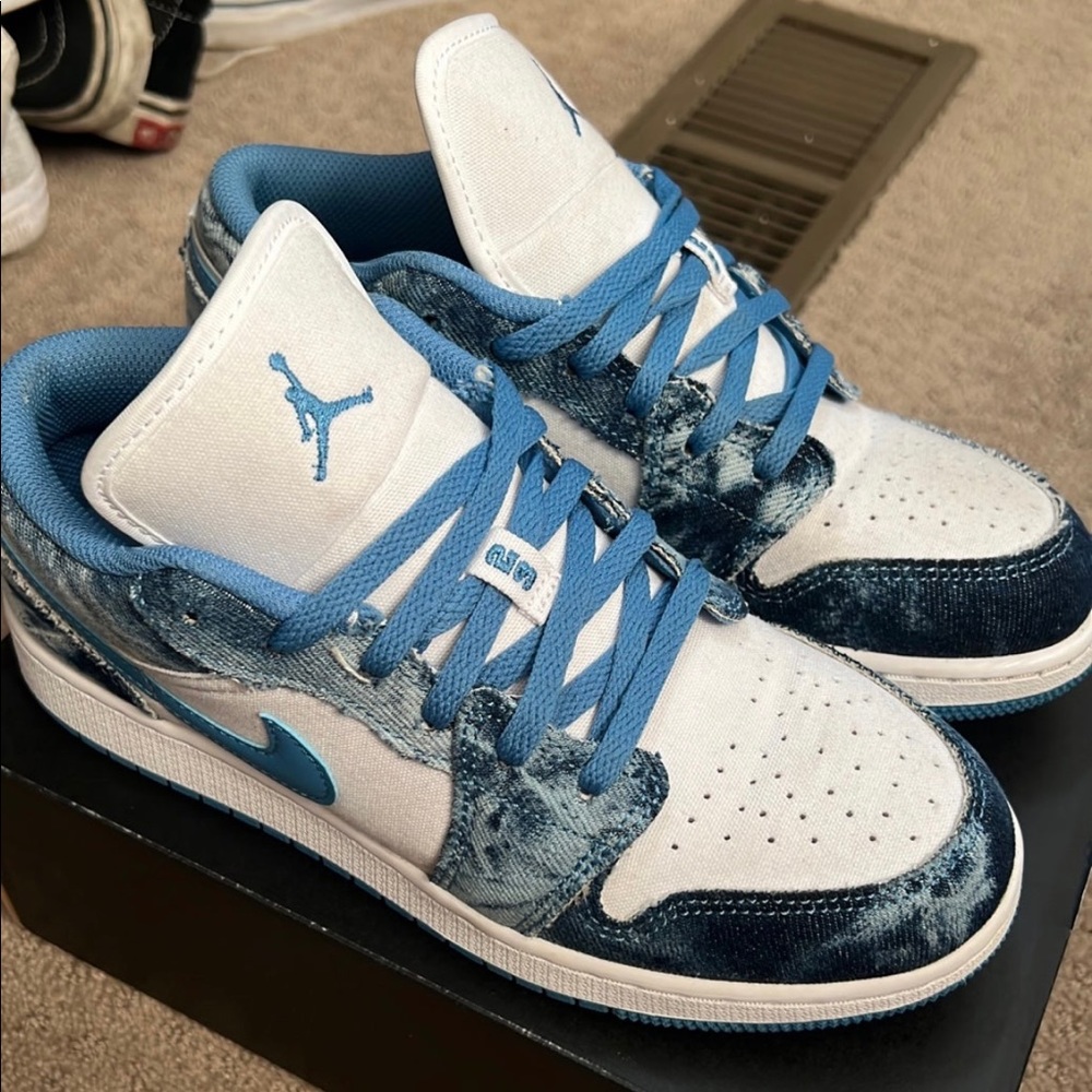 SOLD Nike Air Jordan 1 Low